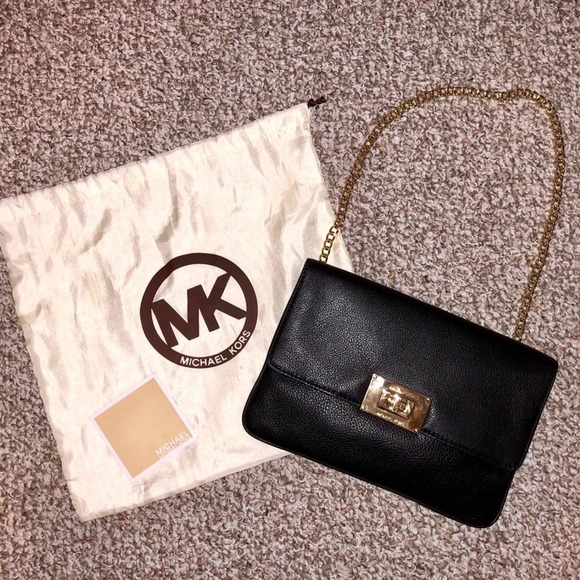 Michael Kors Handbags - STUNNING Michael Kors Envelope Clutch/Shoulder Bag